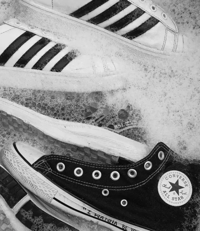 Why choose Laundrykhalas for sneaker deep clean in Kuwait